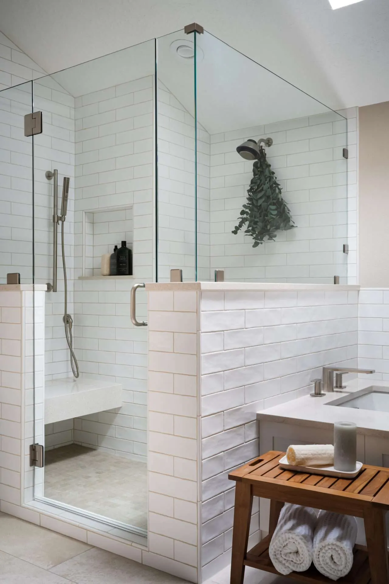 Northeast Suite primary bath